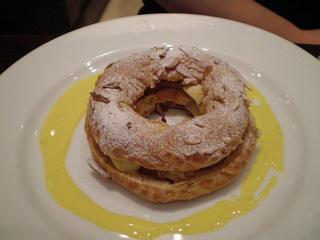 ケーキセットのパリ・ブレスト