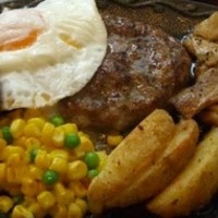 焼肉とハンバーグの盛合わせ