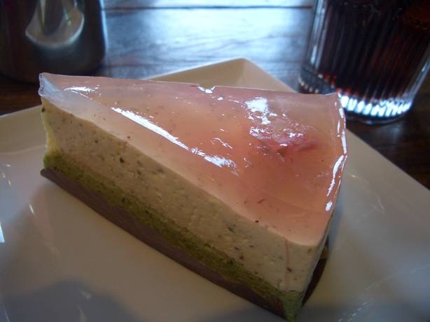 桜の豆乳チーズケーキ