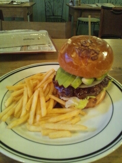 ビッグアボカドバーガー