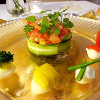 小エビとマンゴーのカメリア風