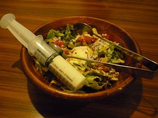 注射器サラダ
