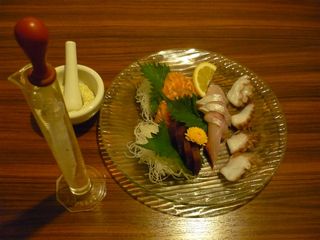 お造り４種盛り合わせと魔法の粉