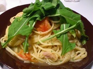 フレッシュトマトと旬菜のパスタ