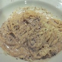 きのこと黒トリュフペーストのクリームソース