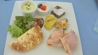 フォカッチャとピザのランチセット