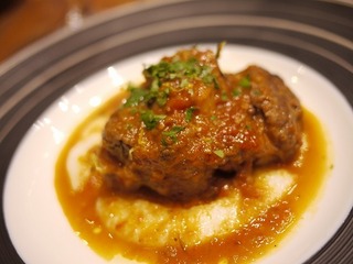 骨付き牛肉の煮込み