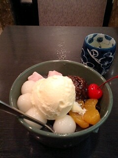 クリームあんみつ