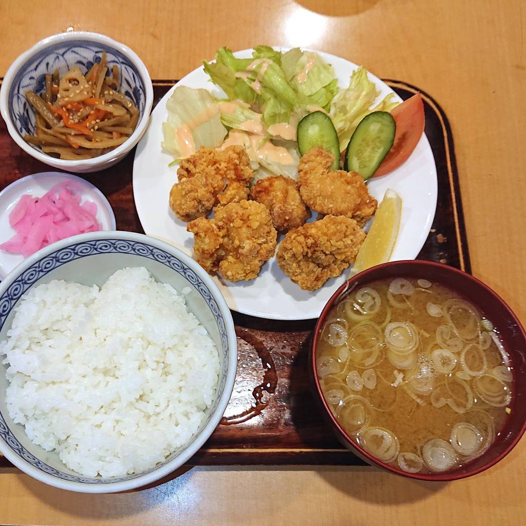 鶏の唐揚げ定食