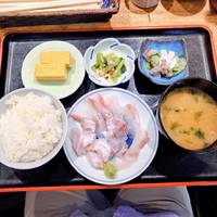 皿盛り定食　平目とえんがわ