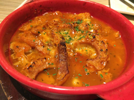 牛タンのアヒージョ