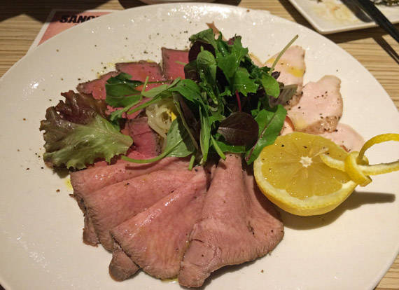 牛タンのアヒージョ