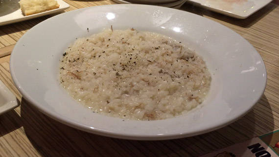 牛タンのアヒージョ