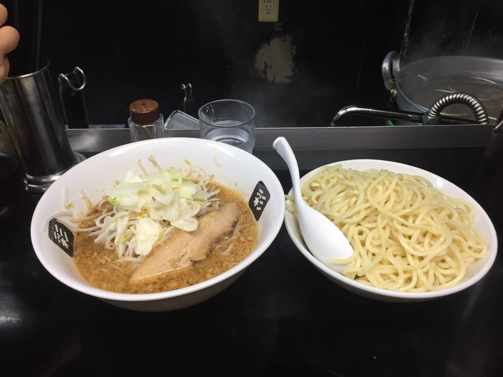 紅塩つけ麺、台湾辛つけ麺など。