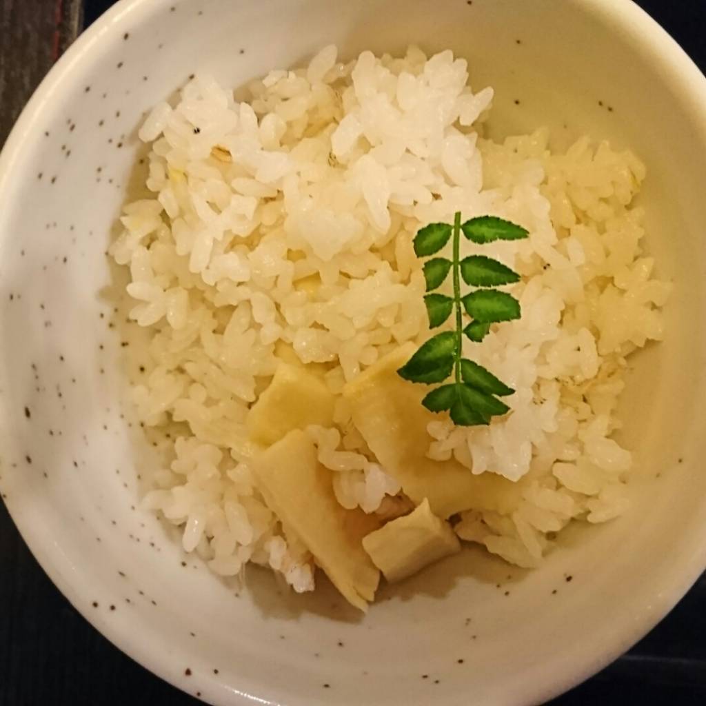 いけまさ亭の３月度のお昼ご飯定食の、筍ご飯です。