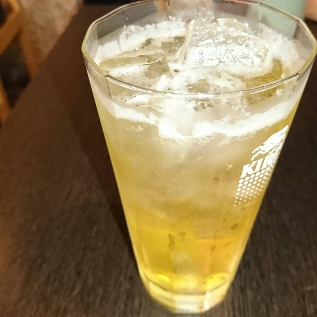 いけまさ亭の、梅酒のソーダ割です。