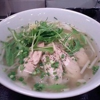 蒸し鶏と野菜のフォー