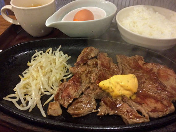 ダイナマイト洋食屋さんのハンバーグ