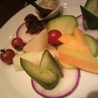 季節の新鮮野菜と自家製味噌