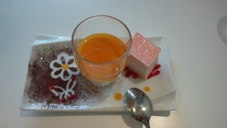 桜のムースとプリン