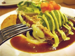 フレッシュアボカドハンバーグ わさマヨソース