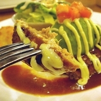 フレッシュアボカドハンバーグ わさマヨソース