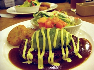 フレッシュアボカドハンバーグ わさマヨソース