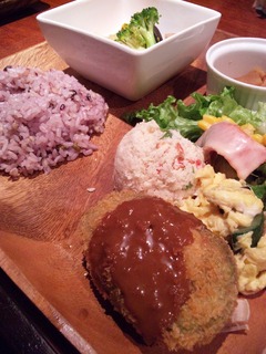 アボカドとクリームチーズのコロッケランチ