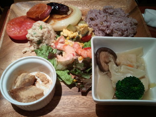 素材にこだわる本日の野菜ステーキランチ