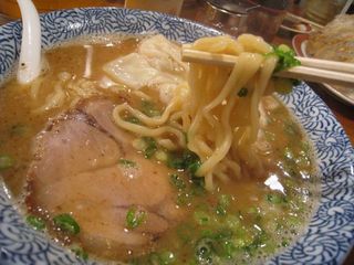 濃厚雲呑麺