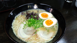 とんこつらーめん