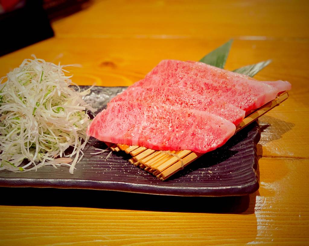 香味野菜とおろしぽん酢で頂く奇跡の牛焼き