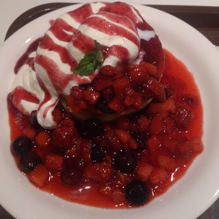 スペシャルベリークイーンパンケーキ