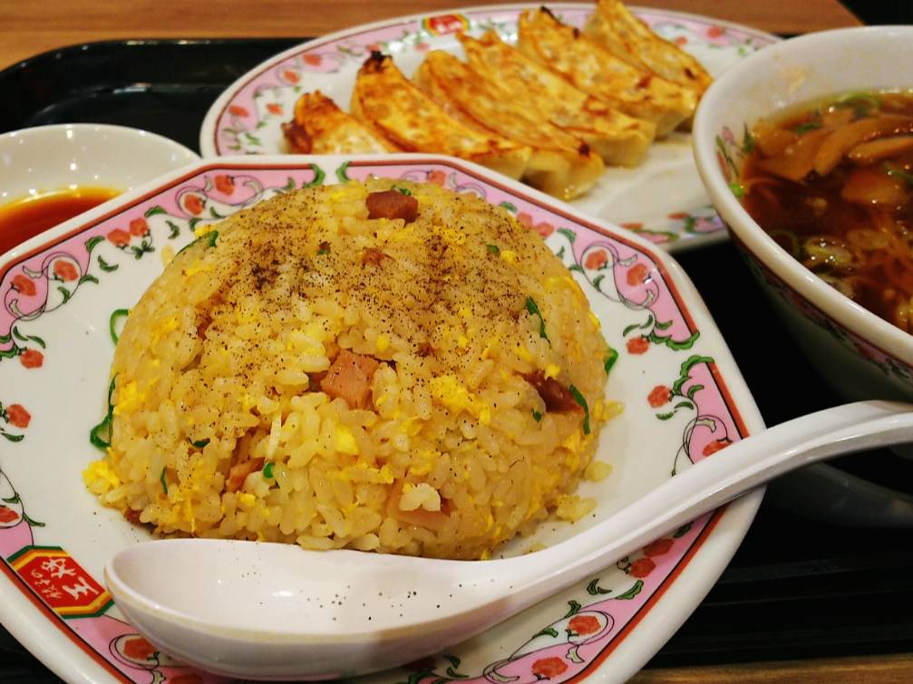 炒飯と餃子と醤油ラーメン