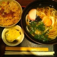 月見うどんとかやく御飯