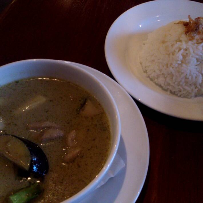 鶏肉のグリーンカレー