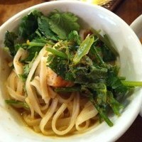 パクチー大盛りトムヤムラーメン