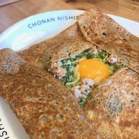 ツナとほうれん草のクリーム煮ガレット