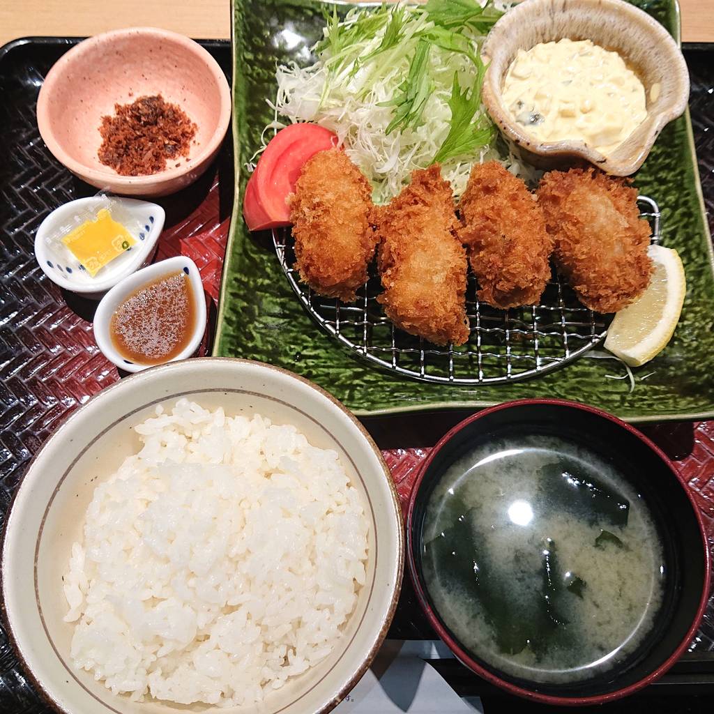 広島産カキフライ定食