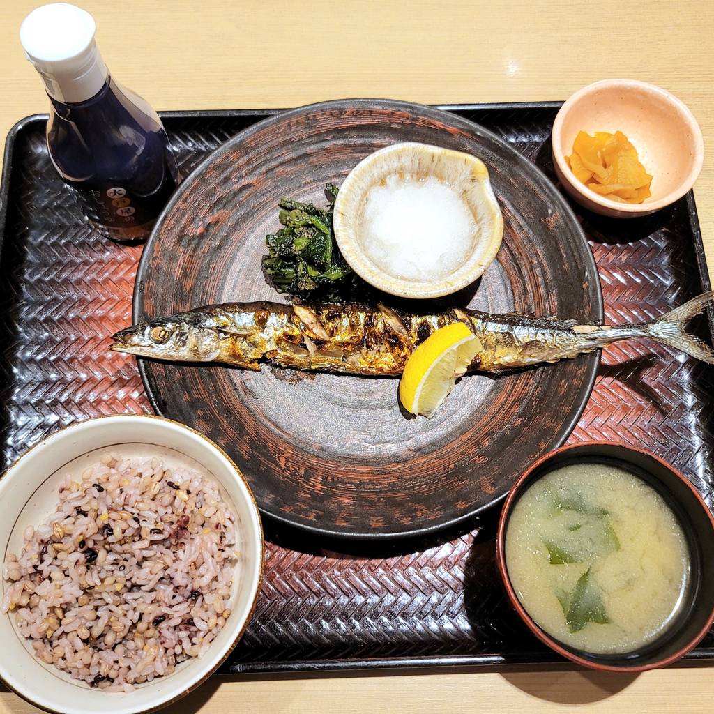 生さんまの炭火焼き定食