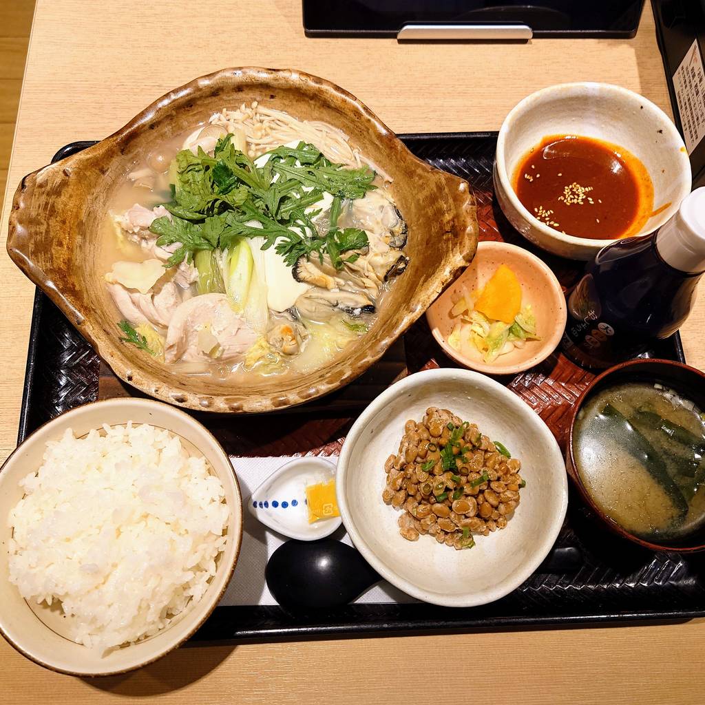 牡蠣と鶏肉の塩こうじ土鍋定食