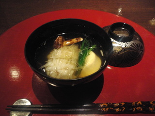 清汁仕立て　名残鱧　松茸