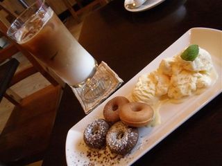 油で揚げないヘルシー焼きドーナツ