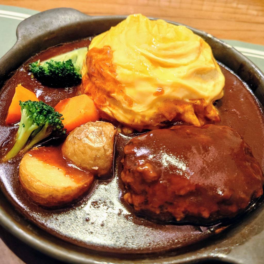 牛ハンバーグオムライス