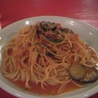 ベーコンとナスのピリ辛トマトソース