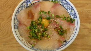 寒鰤の漬け丼
