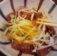 中落ちユッケのトロトロ黄身添え