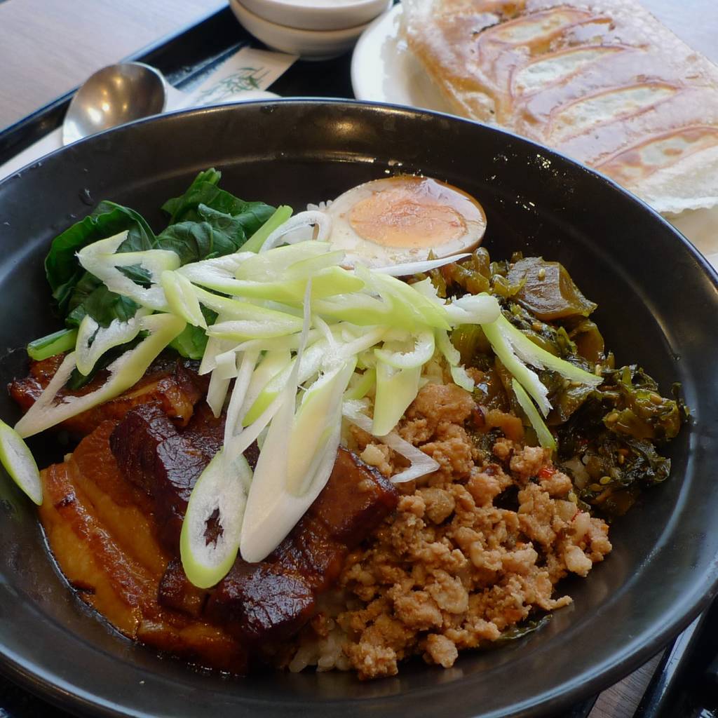 ルーロー飯＋餃子定食