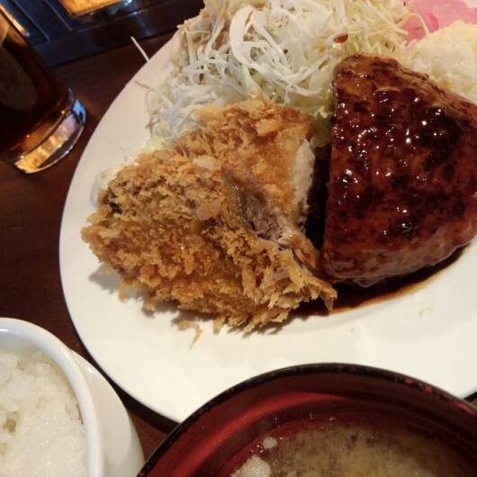 白身魚とハンバーグのランチ