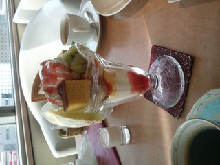 季節のフルーツパフェ